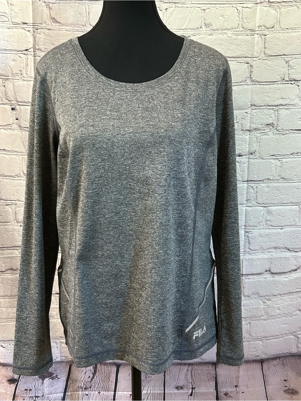 Fila Women’s Long-Sleeve Heather Gray Athletic Tee